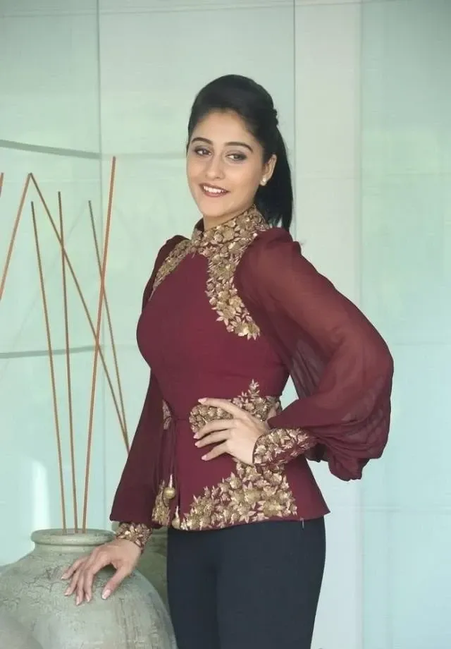 Regina Cassandra Photoshoot In Ponytail Hairstyle